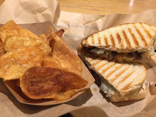 Roast Beef and White Cheddar Panini.  I do like their paninis.  (Honestly not a huge fan of their house chips though)