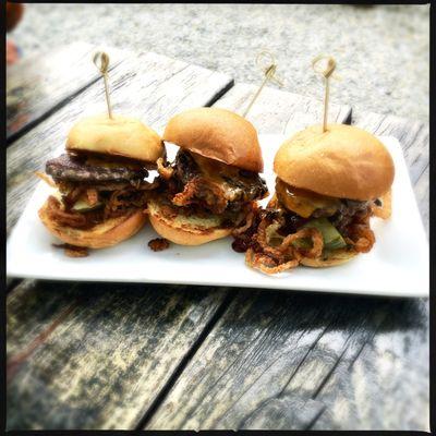 Kobe Sliders (cheddar cheese, fried onion strings, pickles, chipotle bbq sauce, brioche rolls)