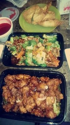 ORANGE CHICKEN & SZECHUAN BEEF!