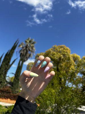 Flower nails