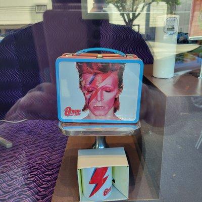 Love the David Bowie lunchbox!