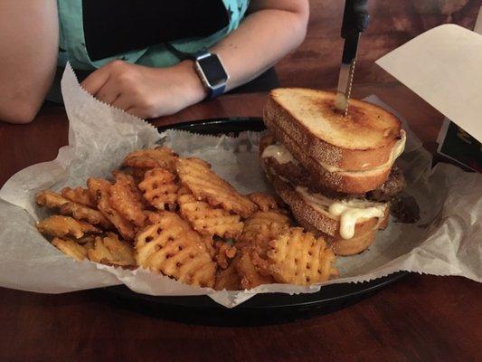 Grilled cheese cheeseburger: grilled cheeses as buns!