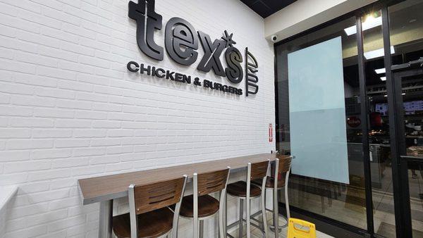 Tex's Chicken & Burgers