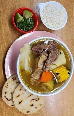 Caldo de res