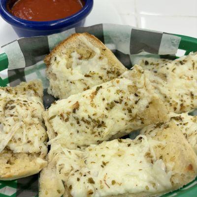 Garlic cheese bread - good! Half of the bread didn't have cheese. I removed them from the pic.