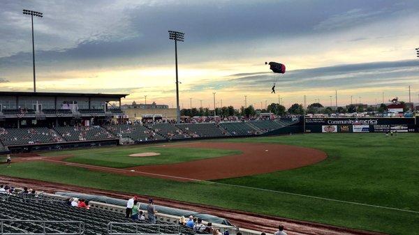 Pregame parachute landing