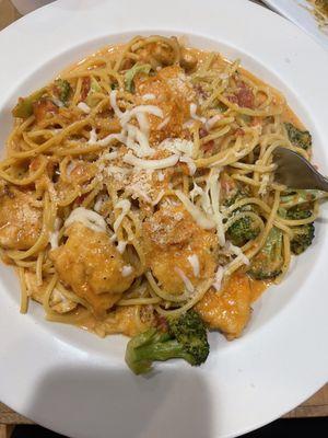 fettuccine (but looks like spaghetti?) with pink sauce and chicken ziti broccoli