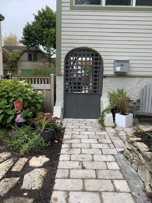 New gate