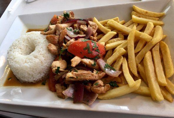 Saltado de pollo