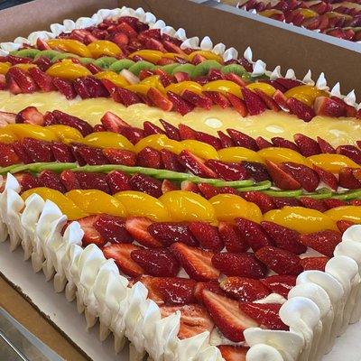 Please call to reserve your Mil Hojas (Fruit Tart) cakes! Small serves 10-12 people Medium serves 20-25 people Large serves about 50 people