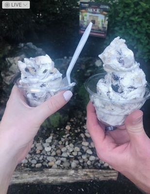 Oree-dough (1 scoop to the left and 2 scoops to the right)