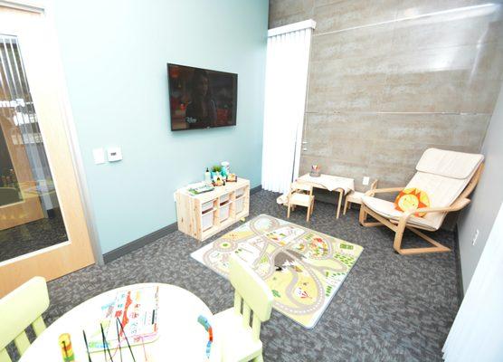 Our kid-friendly family room is ready to entertain your little ones!