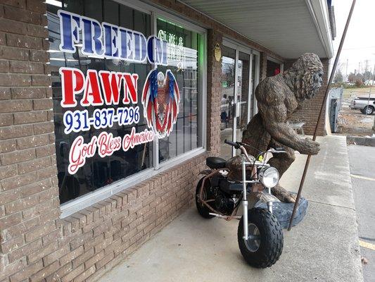 Freedom Pawn is owned and managed by Christian Conservative Constitutionalists. We love God, family and country. We are here to serve you.