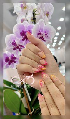 Almond shaped nails with color tips. #design #nailarts #flowers #blushnaillounge