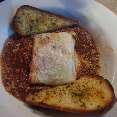 Ava's lasagna with garlic toast.