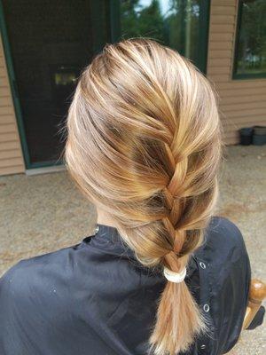 Balayage (Technique for highlighting hair in which the dye is painted on in such a way as to create a graduated, natural effect)
 Braiding !