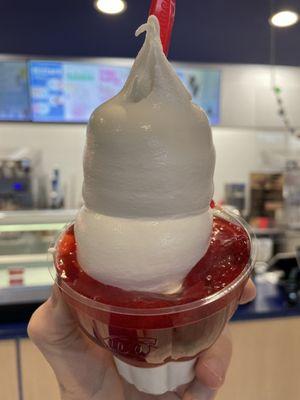 Medium Strawberry Sundae