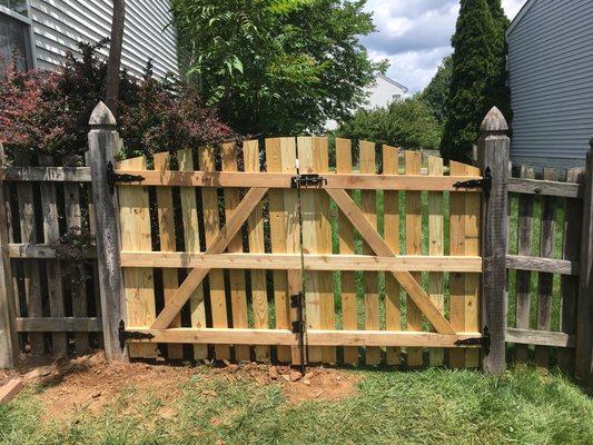 Replace a double fence gate