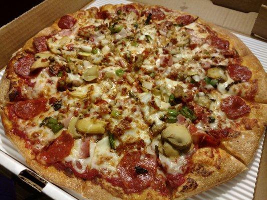 14" deluxe pizza