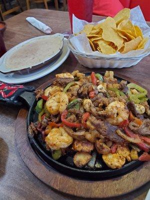 Fajitas, bean dip, and chips.