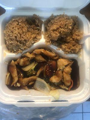 A few strips of chicken jerky and a few vegetables swimming in a an 1.5 inch pool of sauce."Fried rice"with only rice, no egg, no veggies.