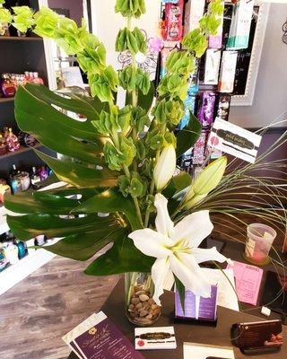 I saw this beautiful flower arrangement at Tan lines/Soleil today and it was one of the most amazing arrangements I have ever seen!