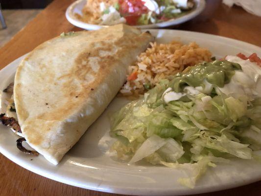 Veggie quesadilla, not too shabby. Was loving the way this was stuffed and the flavor.