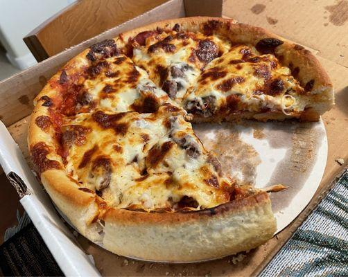 10" Buttercrust with Italian beef, sausage, and pepperoni! Delicious!