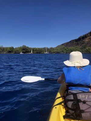 Kayaking to Capt Cook memorial in Kealakeua bay