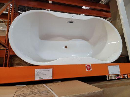 Love this freestanding tub!