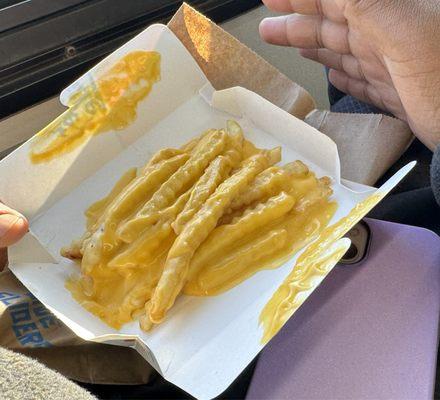 FRENCH FRIES WITH CHEESE