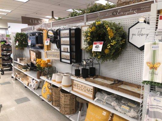 40% off spring decor