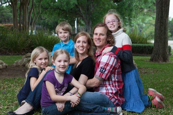 Exterior family portrait photograph in Austin