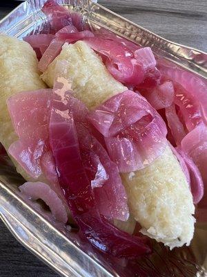 Green banana with pickled onions