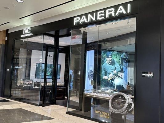 Panerai is part of the Rolex Boutique Tourneau Westfield San Francisco Centre, offers many Panerai options.