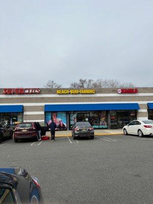 Paramus beach bum tanning