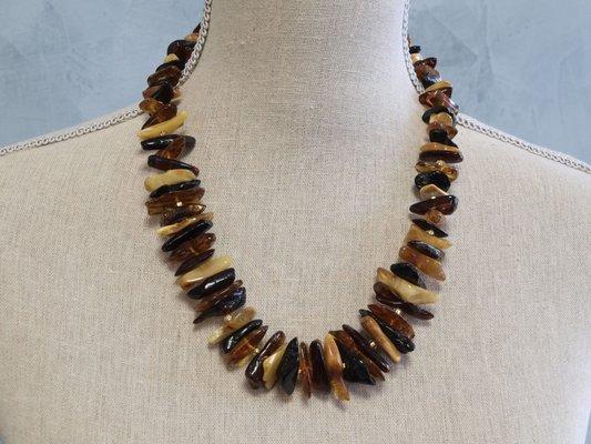 Amber multi-color beads necklace.