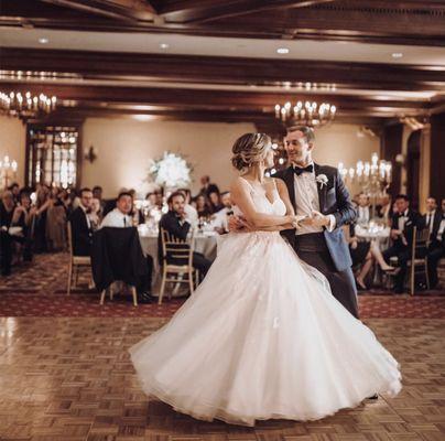 Gorgeous Houstonian Club wedding! Dance  moves on point! Congratulations Dana & Zach!