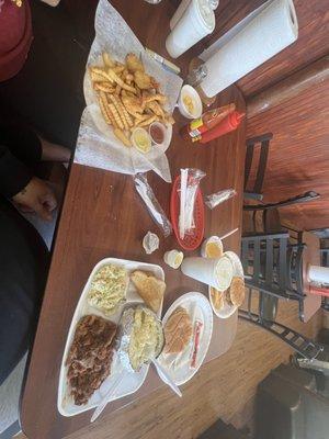 Fish and chips pulled pork sandwich and the combo plate !!! Pure fire !!!!!!