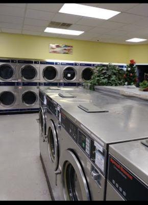 Beautiful, clean laundromat