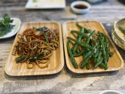 Vegetable Lo Mein , Stir-Fried Green Bean with Fresh Garlic