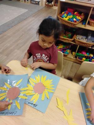 Making sunflowers !