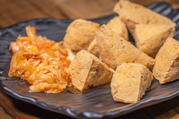 酥炸臭豆腐 
Fried Stinky Tofu