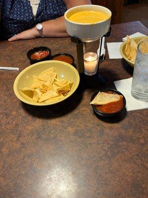 Chips & Salsa with queso cheese