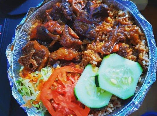 Large Oxtails With Rice and Peas, Salad