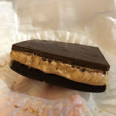 Vegan chocolate peanut butter bar