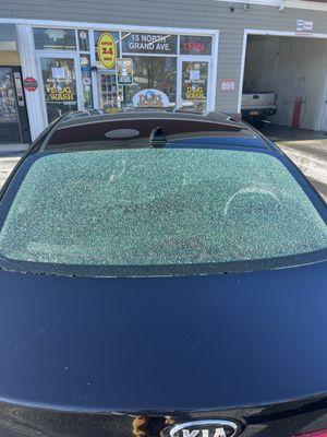 A high pressure head fell from there machine yesterday and shattered my rear window while I was in the middle of a car wash smh