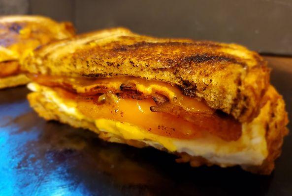 Juicy Bacon Egg & Cheddar