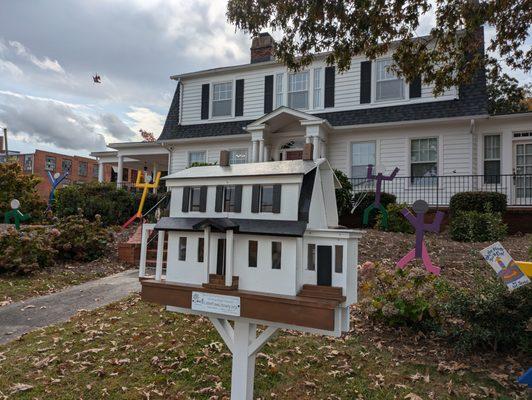 Lisa Hayworth Little Free Library, Asheboro