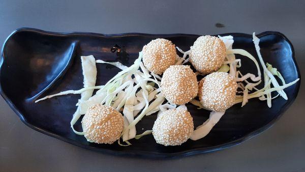 Deep fried sesame balls (6.95). Small-1 1/2" balls, dough was good, crispy and stretchy, red bean paste wasn't smooth, more on the dry side